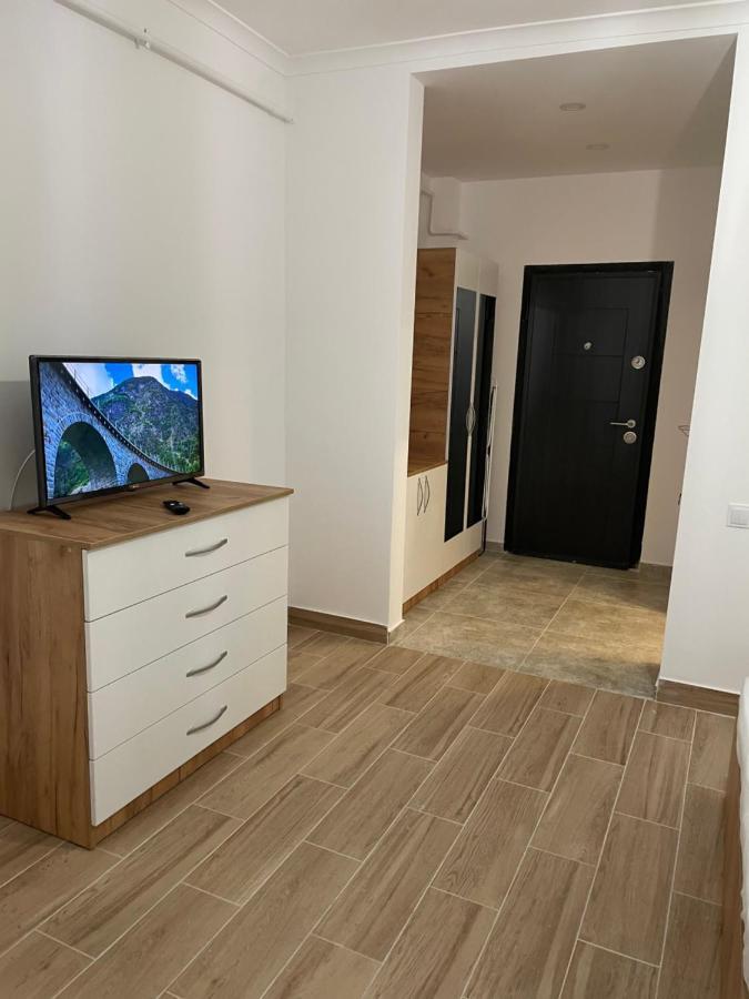 Militari Comfort Studio Roşu Exterior foto